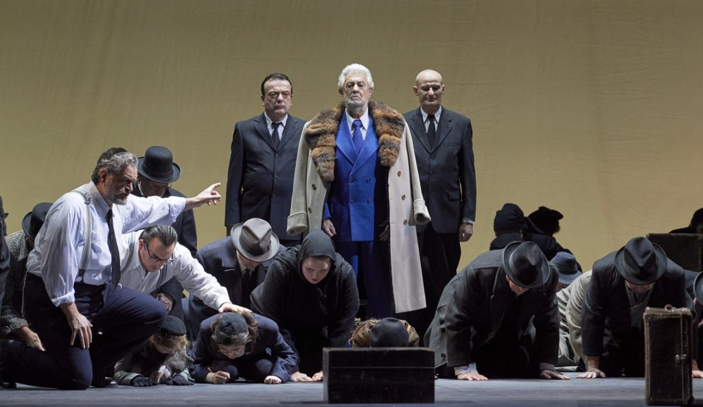 Placido Domingo (Nabucco),  Riccardo Zanellato (Zaccaria) © Wiener Staatsoper/ Michael Pöhn